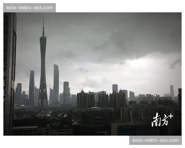 气象部门发布预警,广东三队未来客场行程可能受强对流天气影响 气象部门发布预警,广东三队未来客场行程可能受强对流天气影响