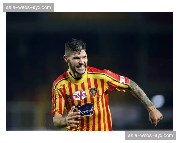 亚特兰大高压逼抢对阵莱切低位防守，意甲欧战资格争夺战中的战术风格碰撞